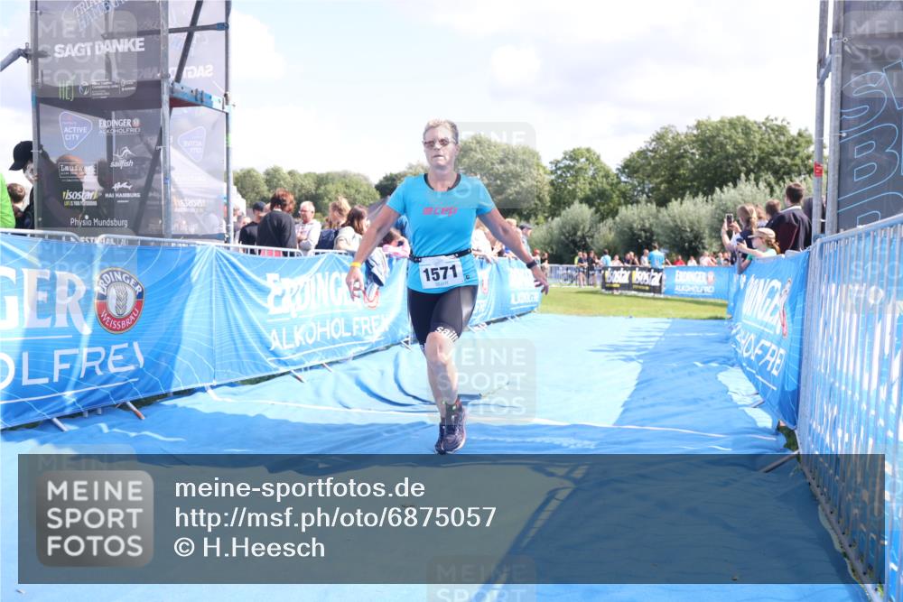 25.08.2024 - Elbe Triathlon Hamburg H.Heesch http://msf.ph/oto/6875057 25.08.2024 12:01:56 Ziel 508, 1510, 1571 meine-sportfotos.de