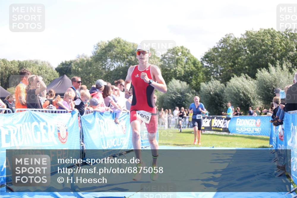 25.08.2024 - Elbe Triathlon Hamburg H.Heesch http://msf.ph/oto/6875058 25.08.2024 11:39:54 Ziel 496, 642, 1609 meine-sportfotos.de