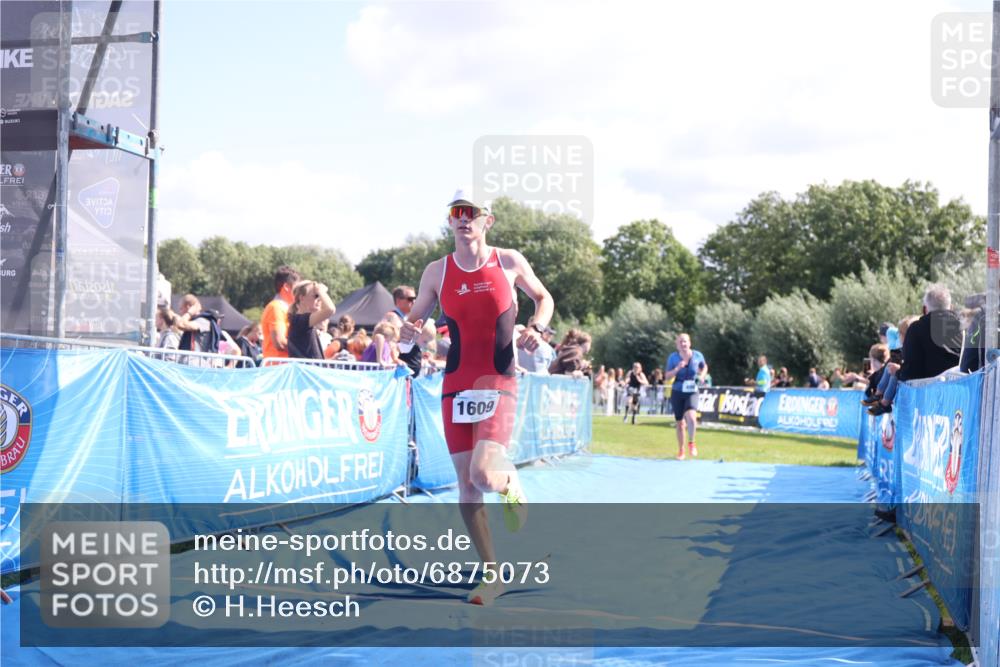 25.08.2024 - Elbe Triathlon Hamburg H.Heesch http://msf.ph/oto/6875073 25.08.2024 11:39:55 Ziel 496, 642, 1609 meine-sportfotos.de