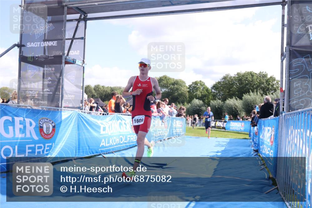 25.08.2024 - Elbe Triathlon Hamburg H.Heesch http://msf.ph/oto/6875082 25.08.2024 11:39:55 Ziel 496, 642, 1609 meine-sportfotos.de