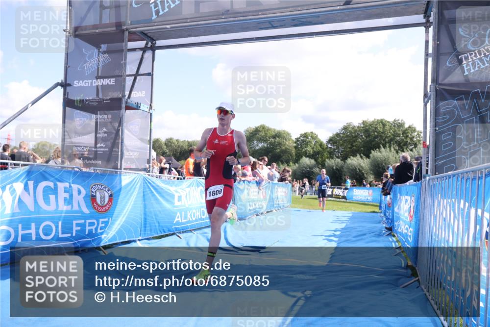 25.08.2024 - Elbe Triathlon Hamburg H.Heesch http://msf.ph/oto/6875085 25.08.2024 11:39:55 Ziel 496, 642, 1609 meine-sportfotos.de