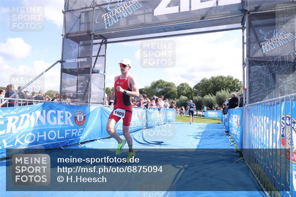 25.08.2024 - Elbe Triathlon Hamburg H.Heesch http://msf.ph/oto/6875094 25.08.2024 11:39:55 Ziel 496, 642, 1609 meine-sportfotos.de
