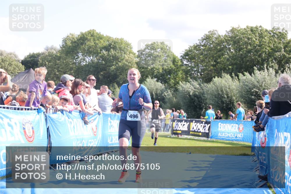 25.08.2024 - Elbe Triathlon Hamburg H.Heesch http://msf.ph/oto/6875105 25.08.2024 11:39:57 Ziel 496, 642, 1609 meine-sportfotos.de