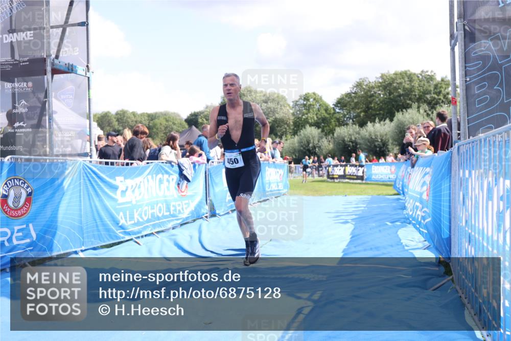 25.08.2024 - Elbe Triathlon Hamburg H.Heesch http://msf.ph/oto/6875128 25.08.2024 12:02:05 Ziel 450, 1597 meine-sportfotos.de
