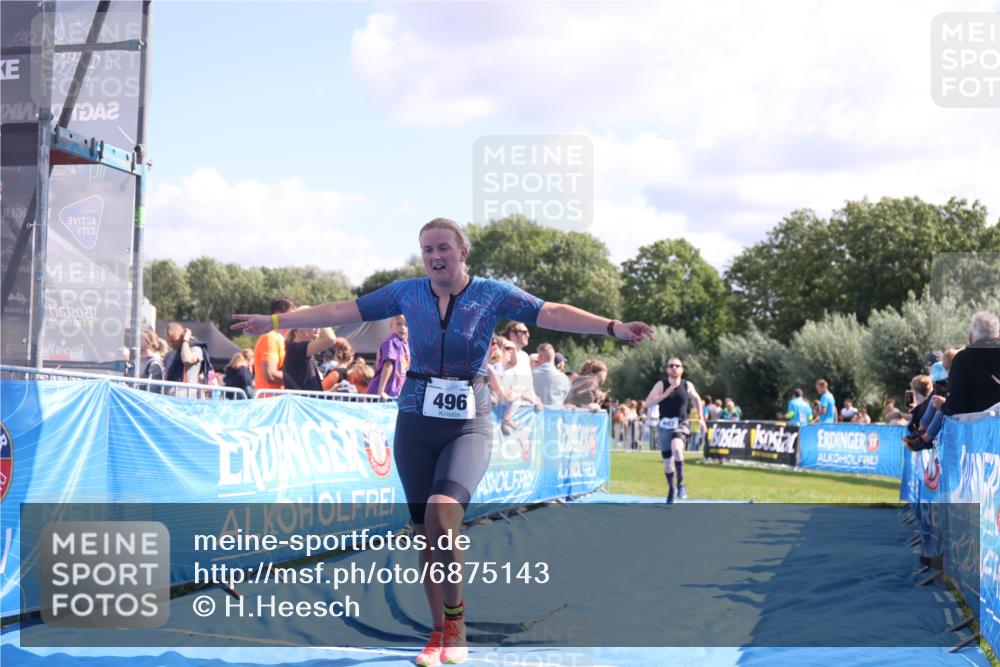 25.08.2024 - Elbe Triathlon Hamburg H.Heesch http://msf.ph/oto/6875143 25.08.2024 11:39:58 Ziel 496, 642, 1609 meine-sportfotos.de