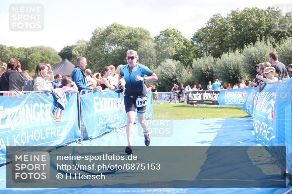 25.08.2024 - Elbe Triathlon Hamburg H.Heesch http://msf.ph/oto/6875153 25.08.2024 12:02:11 Ziel 450, 1597 meine-sportfotos.de