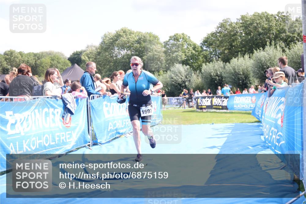 25.08.2024 - Elbe Triathlon Hamburg H.Heesch http://msf.ph/oto/6875159 25.08.2024 12:02:11 Ziel 450, 1597 meine-sportfotos.de