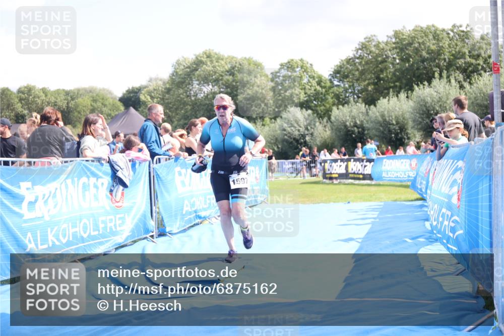 25.08.2024 - Elbe Triathlon Hamburg H.Heesch http://msf.ph/oto/6875162 25.08.2024 12:02:12 Ziel 450, 1597 meine-sportfotos.de