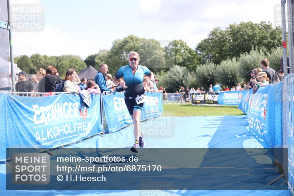 25.08.2024 - Elbe Triathlon Hamburg H.Heesch http://msf.ph/oto/6875170 25.08.2024 12:02:12 Ziel 450, 1597 meine-sportfotos.de