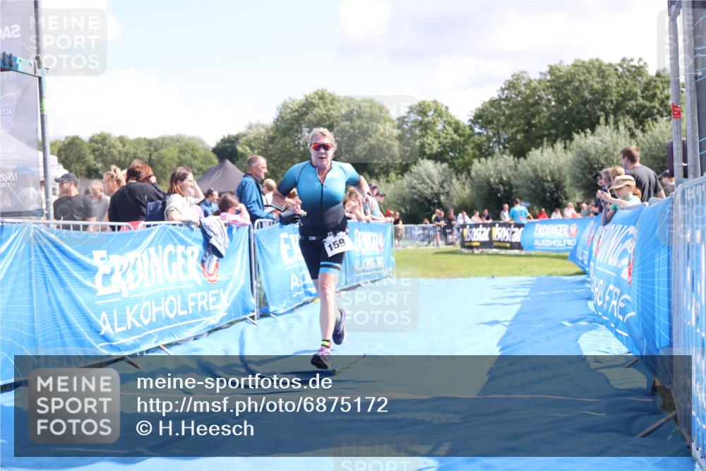 25.08.2024 - Elbe Triathlon Hamburg H.Heesch http://msf.ph/oto/6875172 25.08.2024 12:02:12 Ziel 450, 1597 meine-sportfotos.de