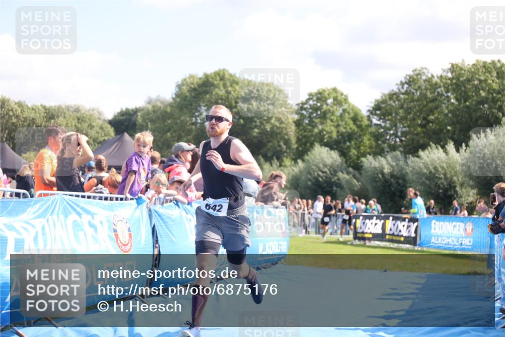 25.08.2024 - Elbe Triathlon Hamburg H.Heesch http://msf.ph/oto/6875176 25.08.2024 11:40:00 Ziel 496, 642, 1609 meine-sportfotos.de