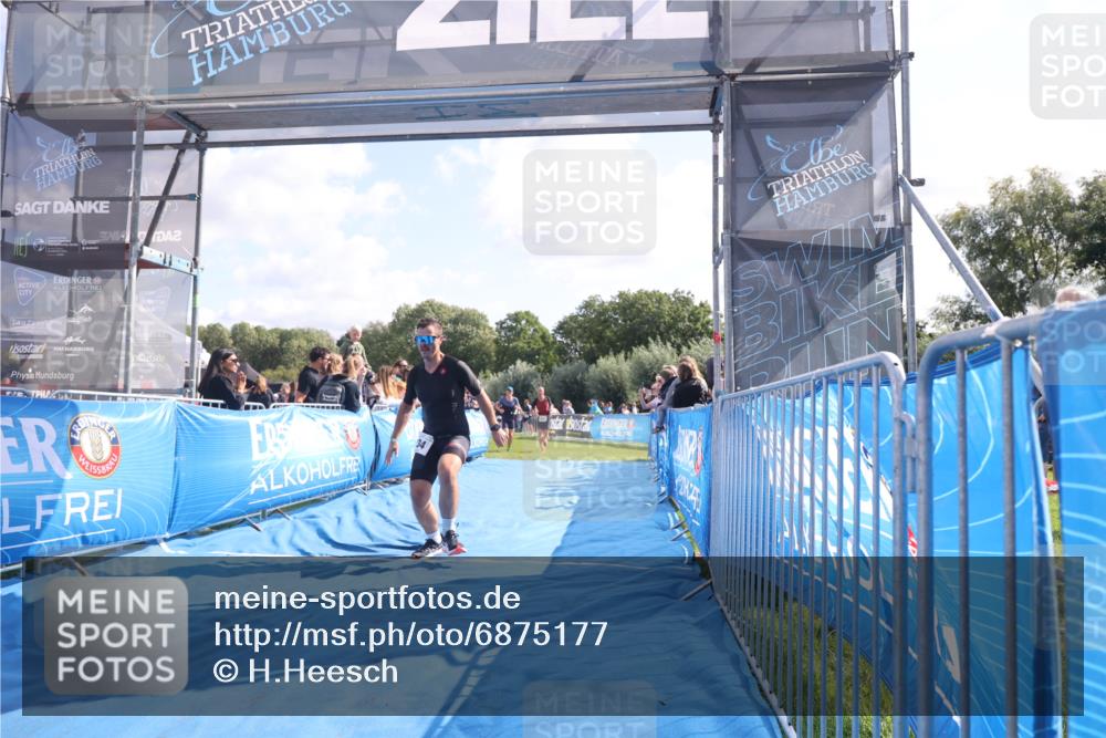 25.08.2024 - Elbe Triathlon Hamburg H.Heesch http://msf.ph/oto/6875177 25.08.2024 11:14:37 Ziel 234, 262, 410, 640, 655 meine-sportfotos.de