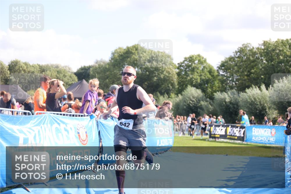 25.08.2024 - Elbe Triathlon Hamburg H.Heesch http://msf.ph/oto/6875179 25.08.2024 11:40:00 Ziel 496, 642, 1609 meine-sportfotos.de