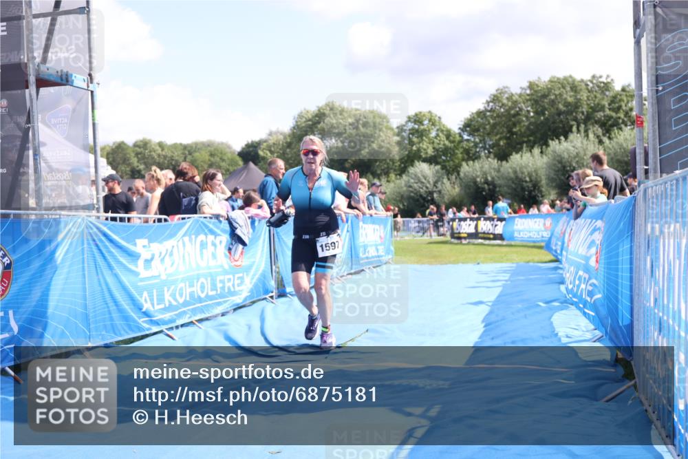 25.08.2024 - Elbe Triathlon Hamburg H.Heesch http://msf.ph/oto/6875181 25.08.2024 12:02:12 Ziel 450, 1597 meine-sportfotos.de