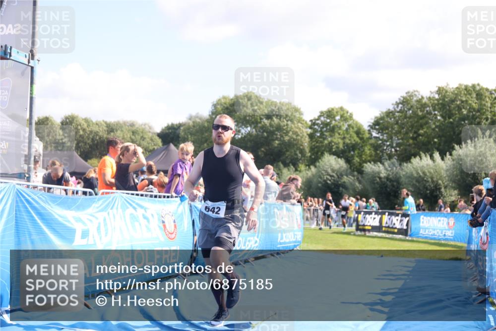 25.08.2024 - Elbe Triathlon Hamburg H.Heesch http://msf.ph/oto/6875185 25.08.2024 11:40:00 Ziel 496, 642, 1609 meine-sportfotos.de
