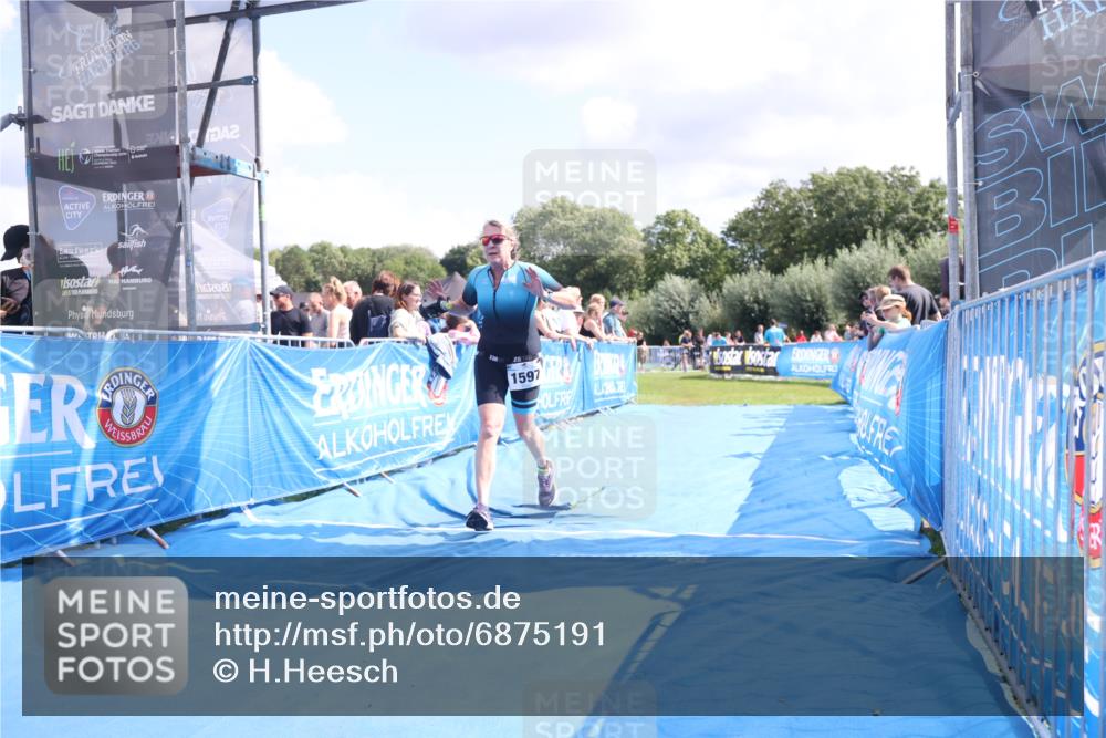 25.08.2024 - Elbe Triathlon Hamburg H.Heesch http://msf.ph/oto/6875191 25.08.2024 12:02:12 Ziel 450, 1597 meine-sportfotos.de