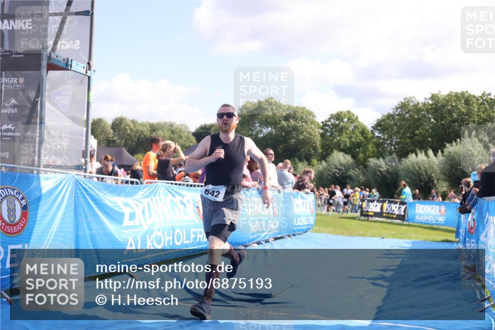 25.08.2024 - Elbe Triathlon Hamburg H.Heesch http://msf.ph/oto/6875193 25.08.2024 11:40:00 Ziel 496, 642, 1609 meine-sportfotos.de