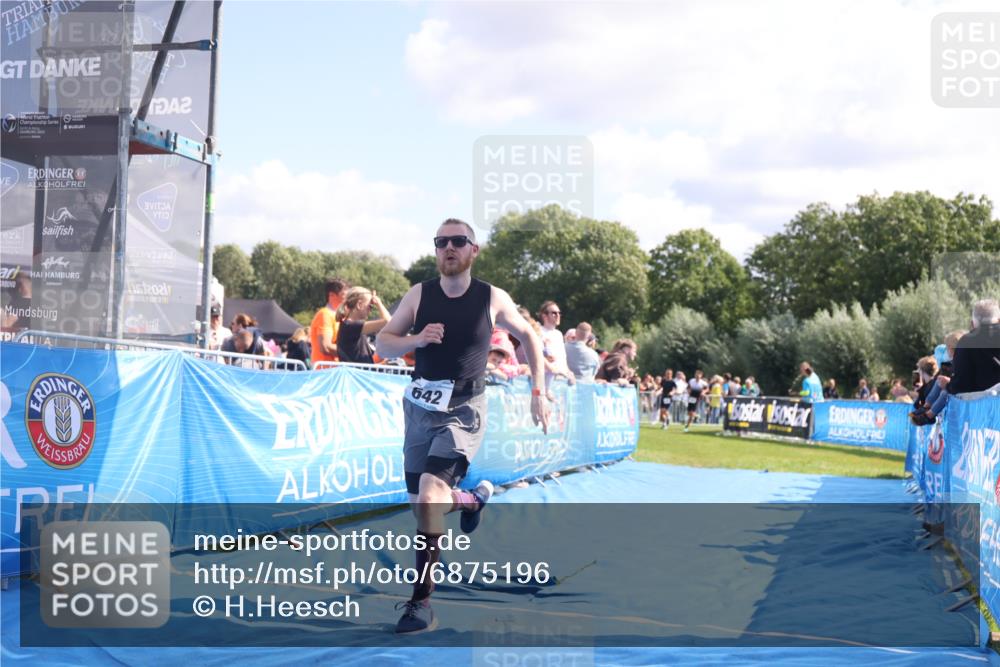 25.08.2024 - Elbe Triathlon Hamburg H.Heesch http://msf.ph/oto/6875196 25.08.2024 11:40:00 Ziel 496, 642, 1609 meine-sportfotos.de