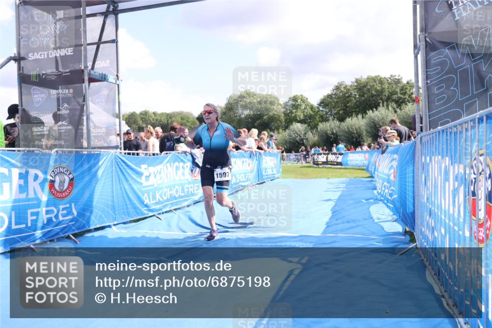 25.08.2024 - Elbe Triathlon Hamburg H.Heesch http://msf.ph/oto/6875198 25.08.2024 12:02:12 Ziel 450, 1597 meine-sportfotos.de