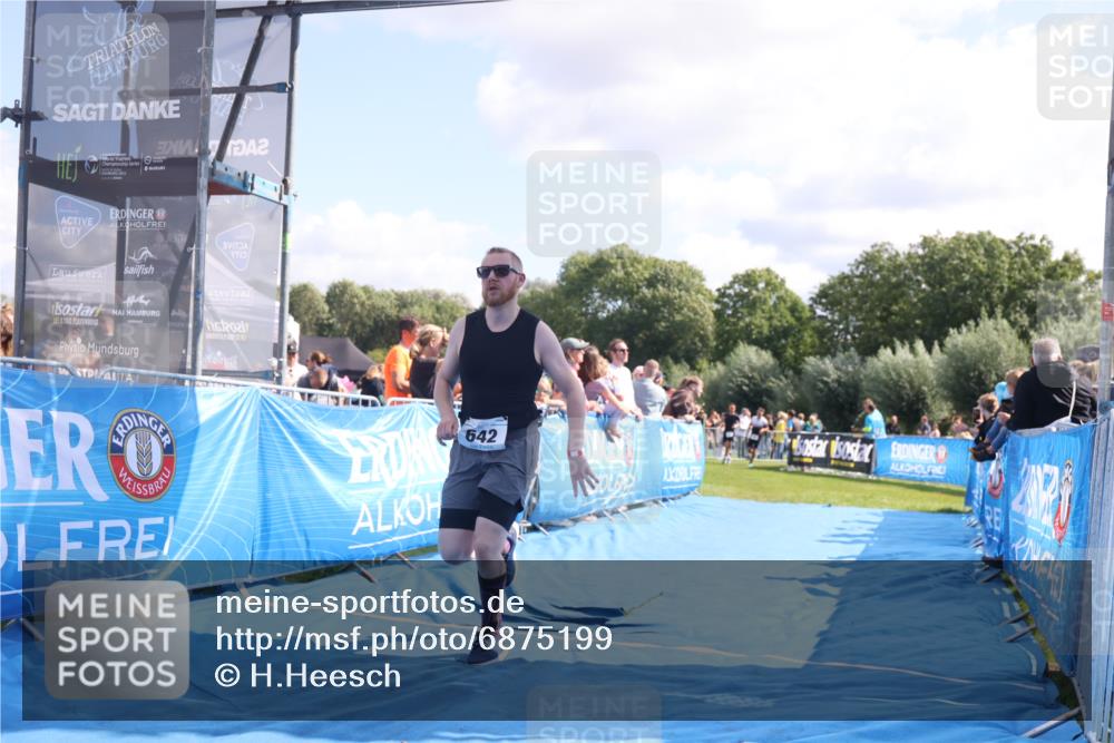 25.08.2024 - Elbe Triathlon Hamburg H.Heesch http://msf.ph/oto/6875199 25.08.2024 11:40:00 Ziel 496, 642, 1609 meine-sportfotos.de