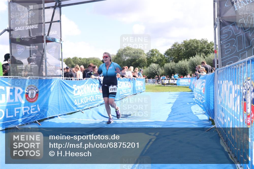 25.08.2024 - Elbe Triathlon Hamburg H.Heesch http://msf.ph/oto/6875201 25.08.2024 12:02:12 Ziel 450, 1597 meine-sportfotos.de