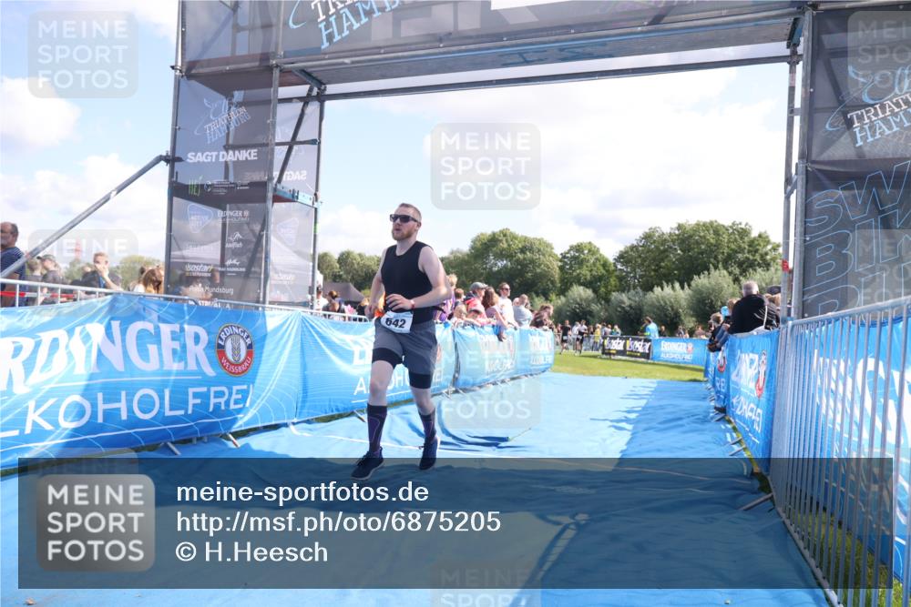 25.08.2024 - Elbe Triathlon Hamburg H.Heesch http://msf.ph/oto/6875205 25.08.2024 11:40:01 Ziel 353, 496, 642, 703, 1609 meine-sportfotos.de