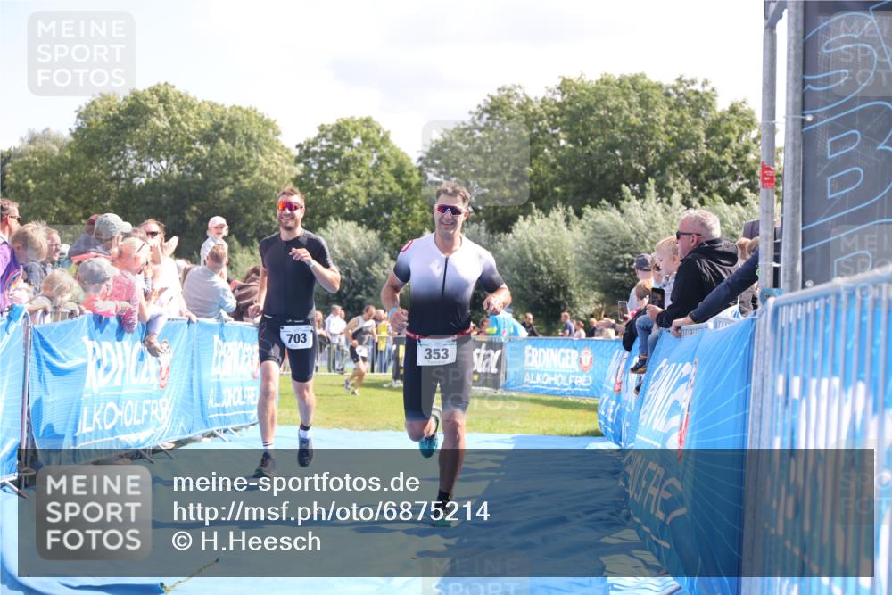 25.08.2024 - Elbe Triathlon Hamburg H.Heesch http://msf.ph/oto/6875214 25.08.2024 11:40:07 Ziel 353, 642, 703 meine-sportfotos.de