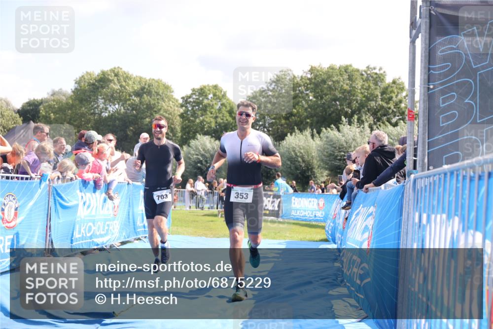 25.08.2024 - Elbe Triathlon Hamburg H.Heesch http://msf.ph/oto/6875229 25.08.2024 11:40:08 Ziel 353, 642, 703 meine-sportfotos.de