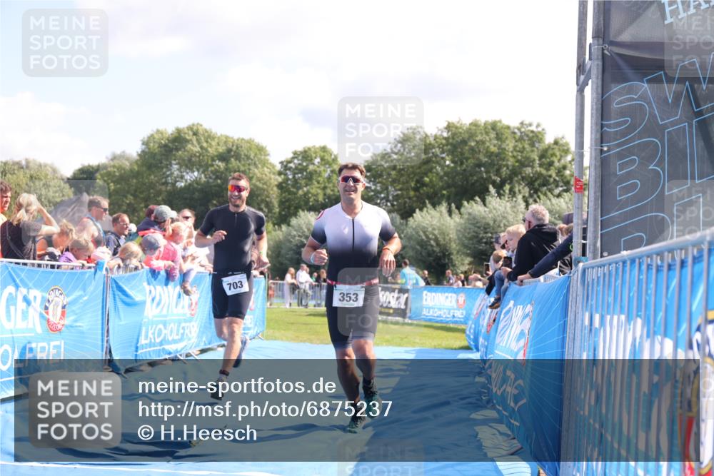 25.08.2024 - Elbe Triathlon Hamburg H.Heesch http://msf.ph/oto/6875237 25.08.2024 11:40:08 Ziel 353, 642, 703 meine-sportfotos.de