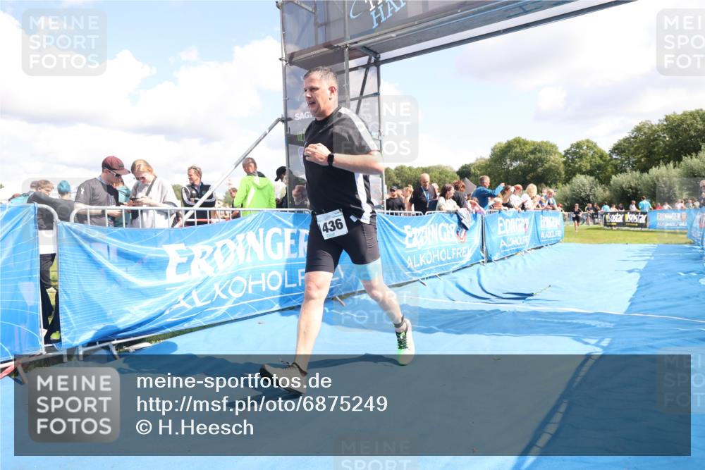 25.08.2024 - Elbe Triathlon Hamburg H.Heesch http://msf.ph/oto/6875249 25.08.2024 12:02:38 Ziel 521, 1436, 1710 meine-sportfotos.de