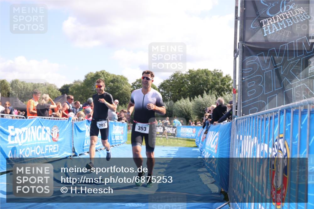 25.08.2024 - Elbe Triathlon Hamburg H.Heesch http://msf.ph/oto/6875253 25.08.2024 11:40:08 Ziel 353, 642, 703 meine-sportfotos.de