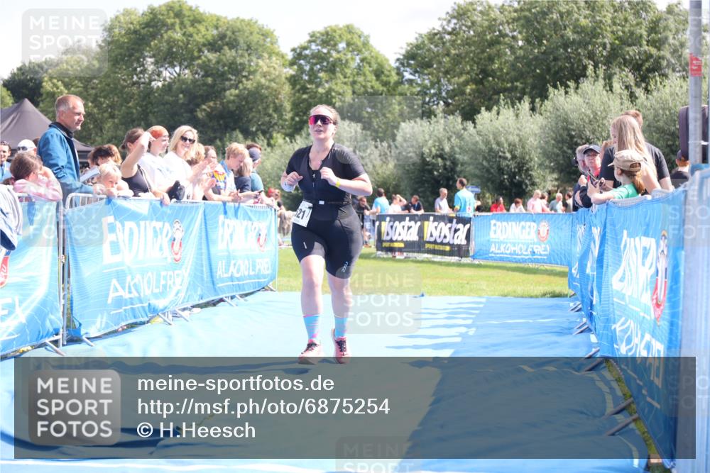 25.08.2024 - Elbe Triathlon Hamburg H.Heesch http://msf.ph/oto/6875254 25.08.2024 12:02:44 Ziel 521, 1436 meine-sportfotos.de