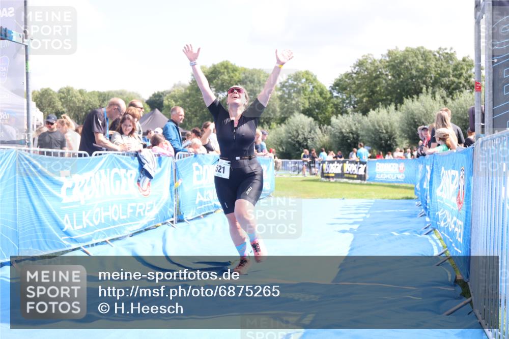 25.08.2024 - Elbe Triathlon Hamburg H.Heesch http://msf.ph/oto/6875265 25.08.2024 12:02:45 Ziel 521, 1436 meine-sportfotos.de