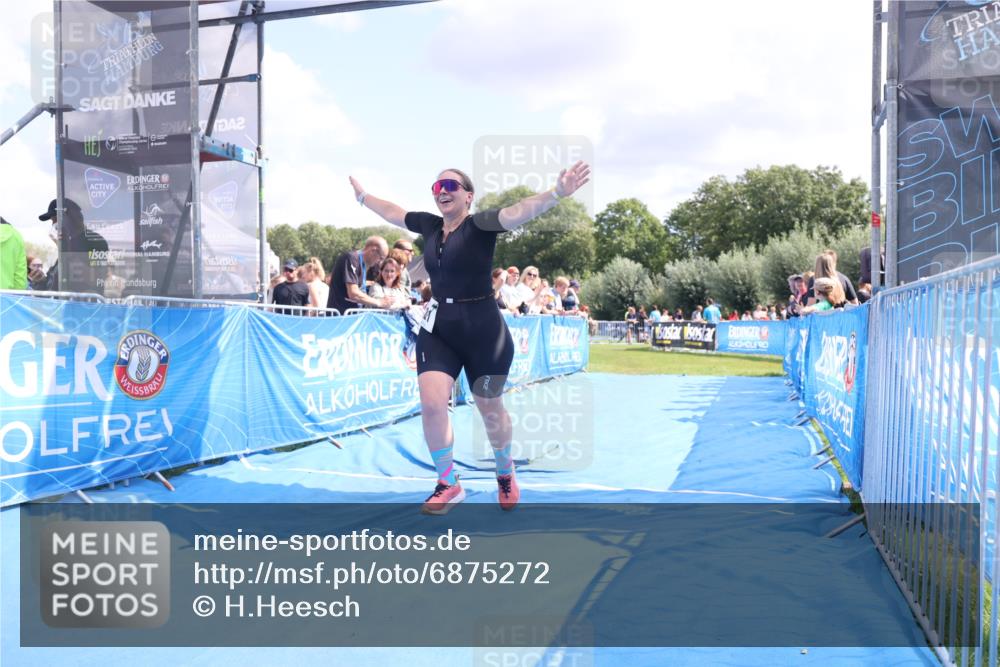 25.08.2024 - Elbe Triathlon Hamburg H.Heesch http://msf.ph/oto/6875272 25.08.2024 12:02:46 Ziel 521 meine-sportfotos.de