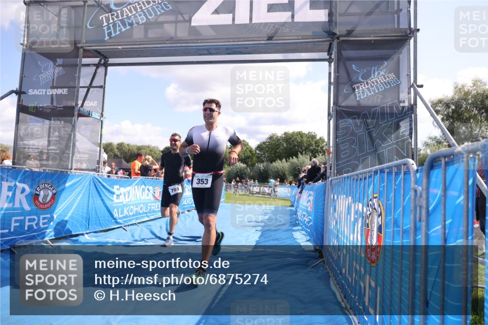 25.08.2024 - Elbe Triathlon Hamburg H.Heesch http://msf.ph/oto/6875274 25.08.2024 11:40:09 Ziel 353, 703, 794 meine-sportfotos.de