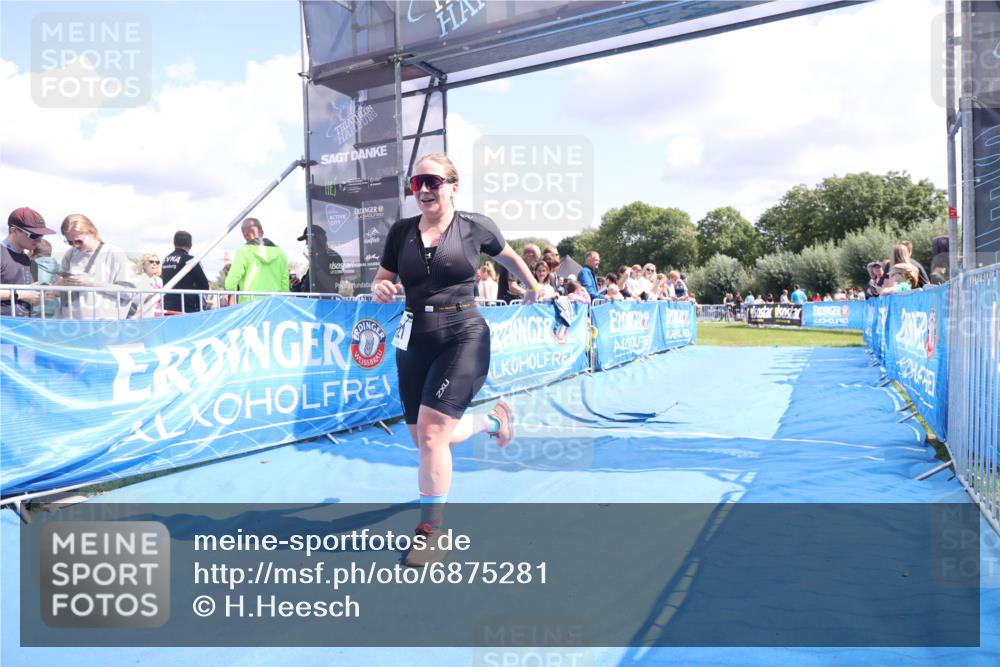 25.08.2024 - Elbe Triathlon Hamburg H.Heesch http://msf.ph/oto/6875281 25.08.2024 12:02:46 Ziel 521 meine-sportfotos.de