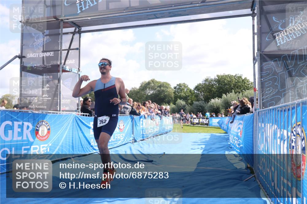 25.08.2024 - Elbe Triathlon Hamburg H.Heesch http://msf.ph/oto/6875283 25.08.2024 11:14:45 Ziel 262, 410, 580, 655, 669 meine-sportfotos.de