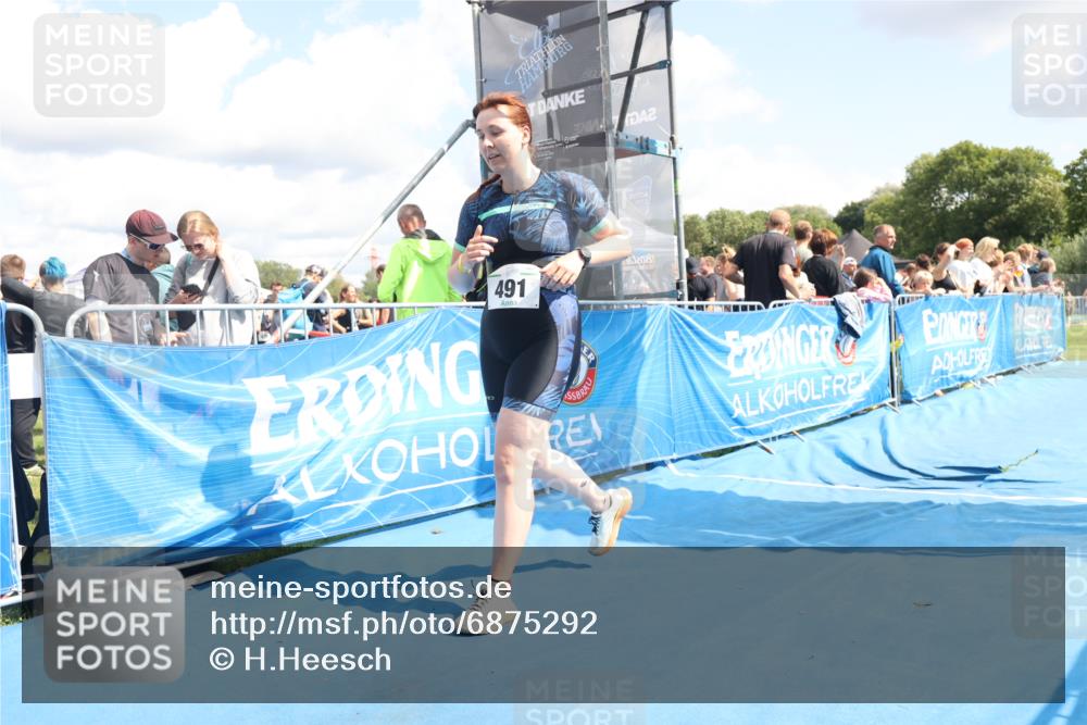 25.08.2024 - Elbe Triathlon Hamburg H.Heesch http://msf.ph/oto/6875292 25.08.2024 12:03:00 Ziel 491, 757, 1548 meine-sportfotos.de