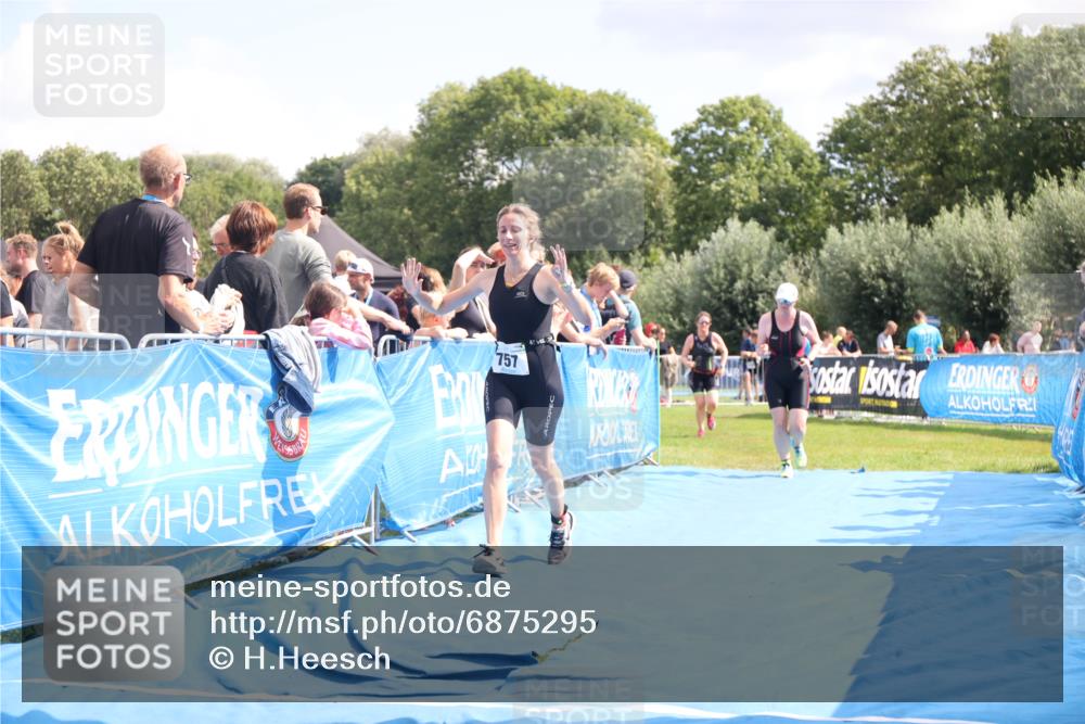 25.08.2024 - Elbe Triathlon Hamburg H.Heesch http://msf.ph/oto/6875295 25.08.2024 12:03:04 Ziel 491, 757, 1548, 1631 meine-sportfotos.de