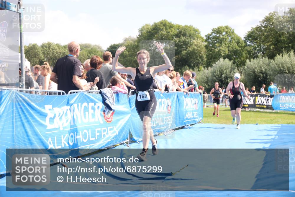 25.08.2024 - Elbe Triathlon Hamburg H.Heesch http://msf.ph/oto/6875299 25.08.2024 12:03:04 Ziel 491, 757, 1548, 1631 meine-sportfotos.de
