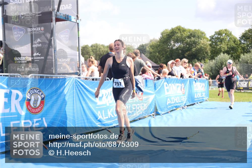 25.08.2024 - Elbe Triathlon Hamburg H.Heesch http://msf.ph/oto/6875309 25.08.2024 12:03:05 Ziel 491, 757, 1548, 1631 meine-sportfotos.de