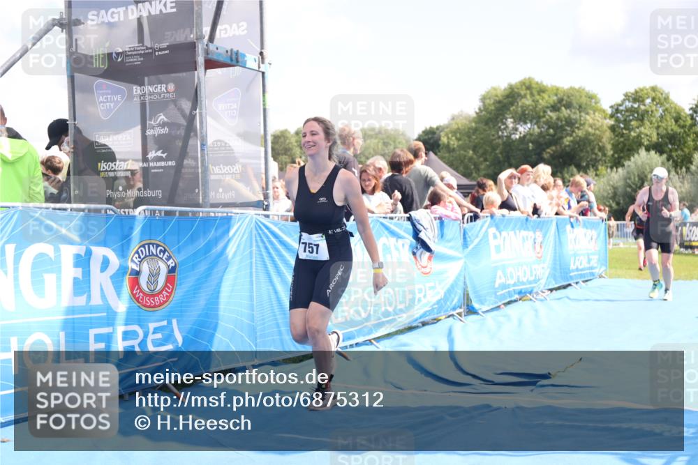 25.08.2024 - Elbe Triathlon Hamburg H.Heesch http://msf.ph/oto/6875312 25.08.2024 12:03:05 Ziel 491, 757, 1548, 1631 meine-sportfotos.de