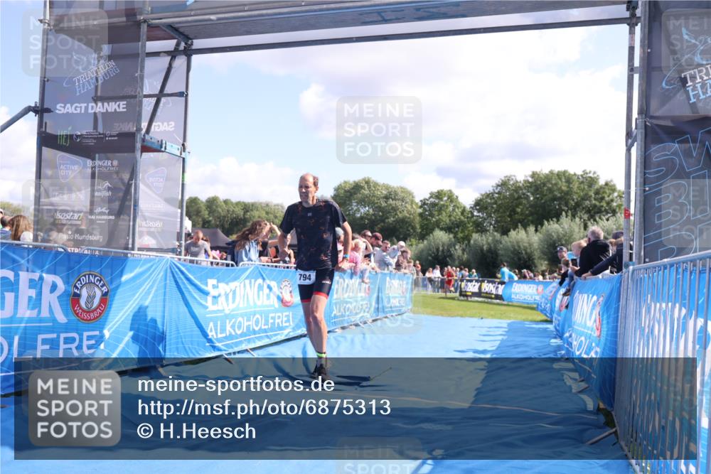 25.08.2024 - Elbe Triathlon Hamburg H.Heesch http://msf.ph/oto/6875313 25.08.2024 11:40:16 Ziel 353, 703, 794, 1445 meine-sportfotos.de