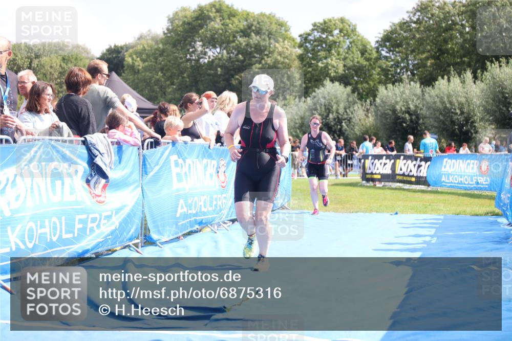 25.08.2024 - Elbe Triathlon Hamburg H.Heesch http://msf.ph/oto/6875316 25.08.2024 12:03:06 Ziel 491, 757, 1548, 1631 meine-sportfotos.de
