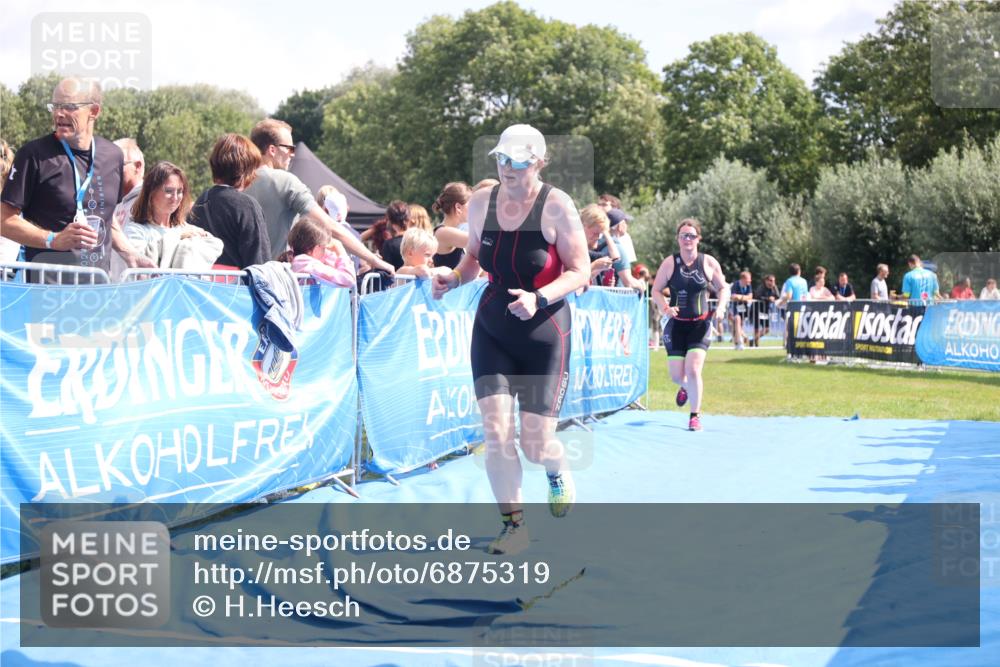 25.08.2024 - Elbe Triathlon Hamburg H.Heesch http://msf.ph/oto/6875319 25.08.2024 12:03:07 Ziel 757, 1548, 1631 meine-sportfotos.de