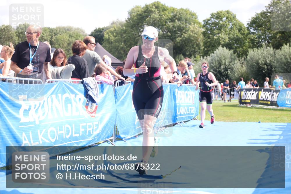 25.08.2024 - Elbe Triathlon Hamburg H.Heesch http://msf.ph/oto/6875322 25.08.2024 12:03:07 Ziel 757, 1548, 1631 meine-sportfotos.de