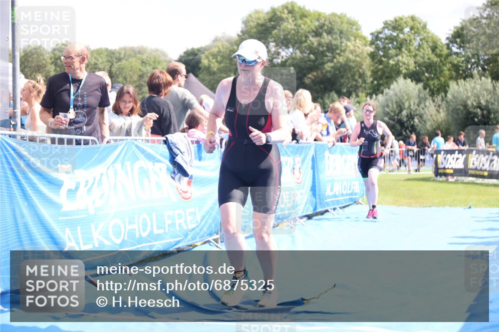 25.08.2024 - Elbe Triathlon Hamburg H.Heesch http://msf.ph/oto/6875325 25.08.2024 12:03:07 Ziel 757, 1548, 1631 meine-sportfotos.de