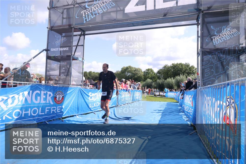 25.08.2024 - Elbe Triathlon Hamburg H.Heesch http://msf.ph/oto/6875327 25.08.2024 11:40:17 Ziel 794, 1445 meine-sportfotos.de