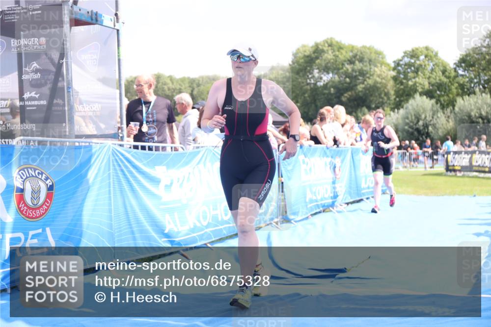 25.08.2024 - Elbe Triathlon Hamburg H.Heesch http://msf.ph/oto/6875328 25.08.2024 12:03:07 Ziel 757, 1548, 1631 meine-sportfotos.de