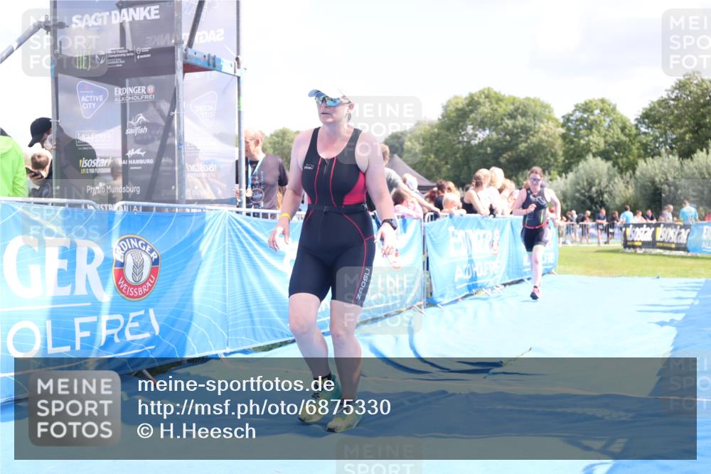 25.08.2024 - Elbe Triathlon Hamburg H.Heesch http://msf.ph/oto/6875330 25.08.2024 12:03:08 Ziel 757, 1548, 1631 meine-sportfotos.de